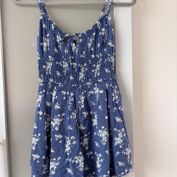 Hollister White and Blue Smocked Casual Shorts - Picture 1 of 5